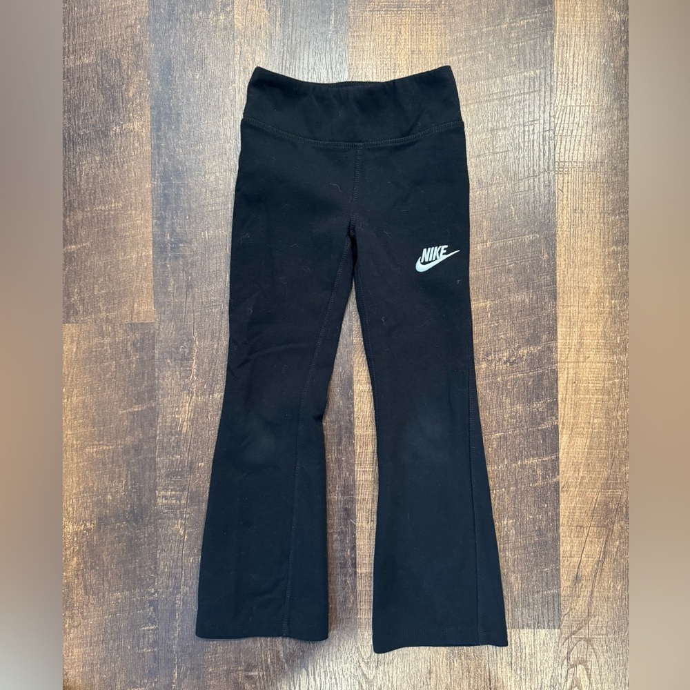 Nike girls Black Flared Leggings